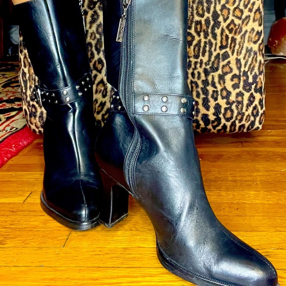Ladies Harley Davidson
3” Heel Mid-Calf Black
Leather Boots, size 6 - Picture 4 of 12